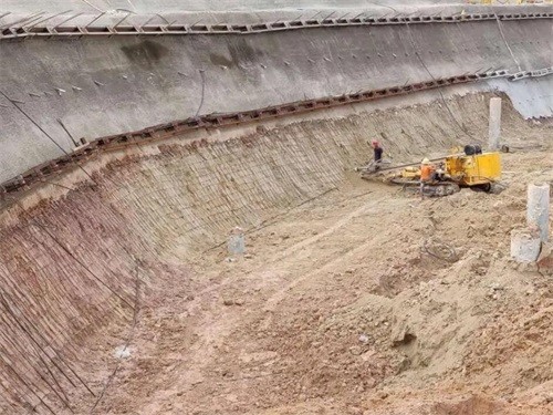 雁塔基坑边坡加固