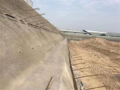 雁塔河道边坡加固